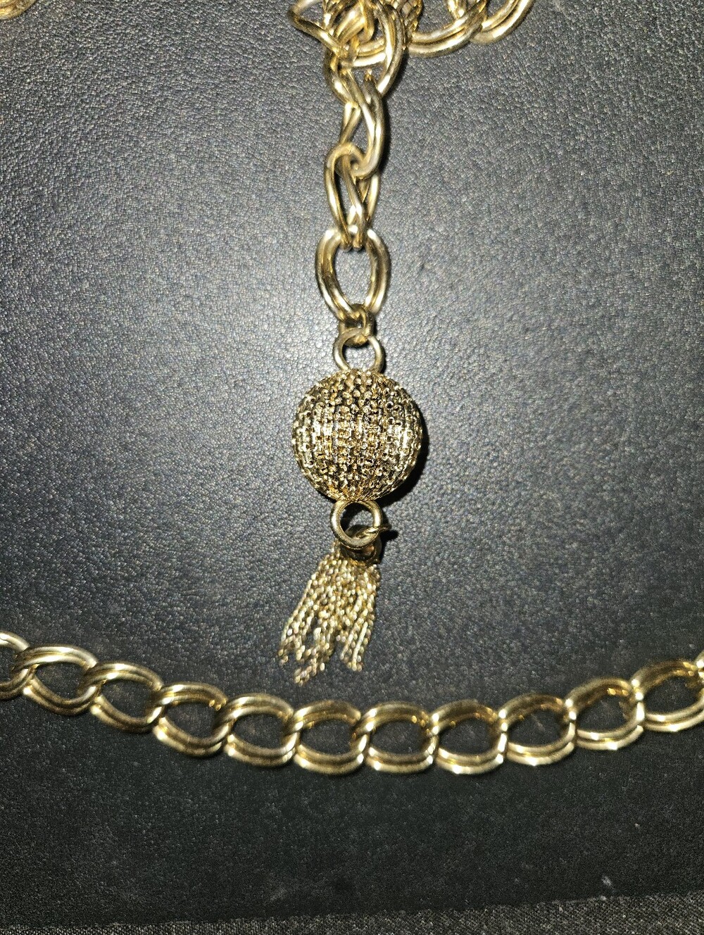Vintage Y2K Gold Chain Link Statement Waist Belt with Tassel Charm One Size - Picture 4 of 5